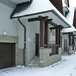 Leonia Apartments